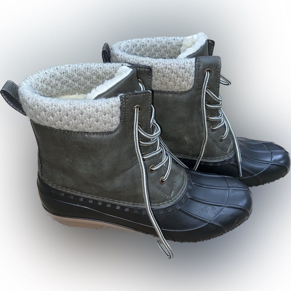 Magellan Outdoors Women's Mid Sweater Duck Boots Green Brown Size 10